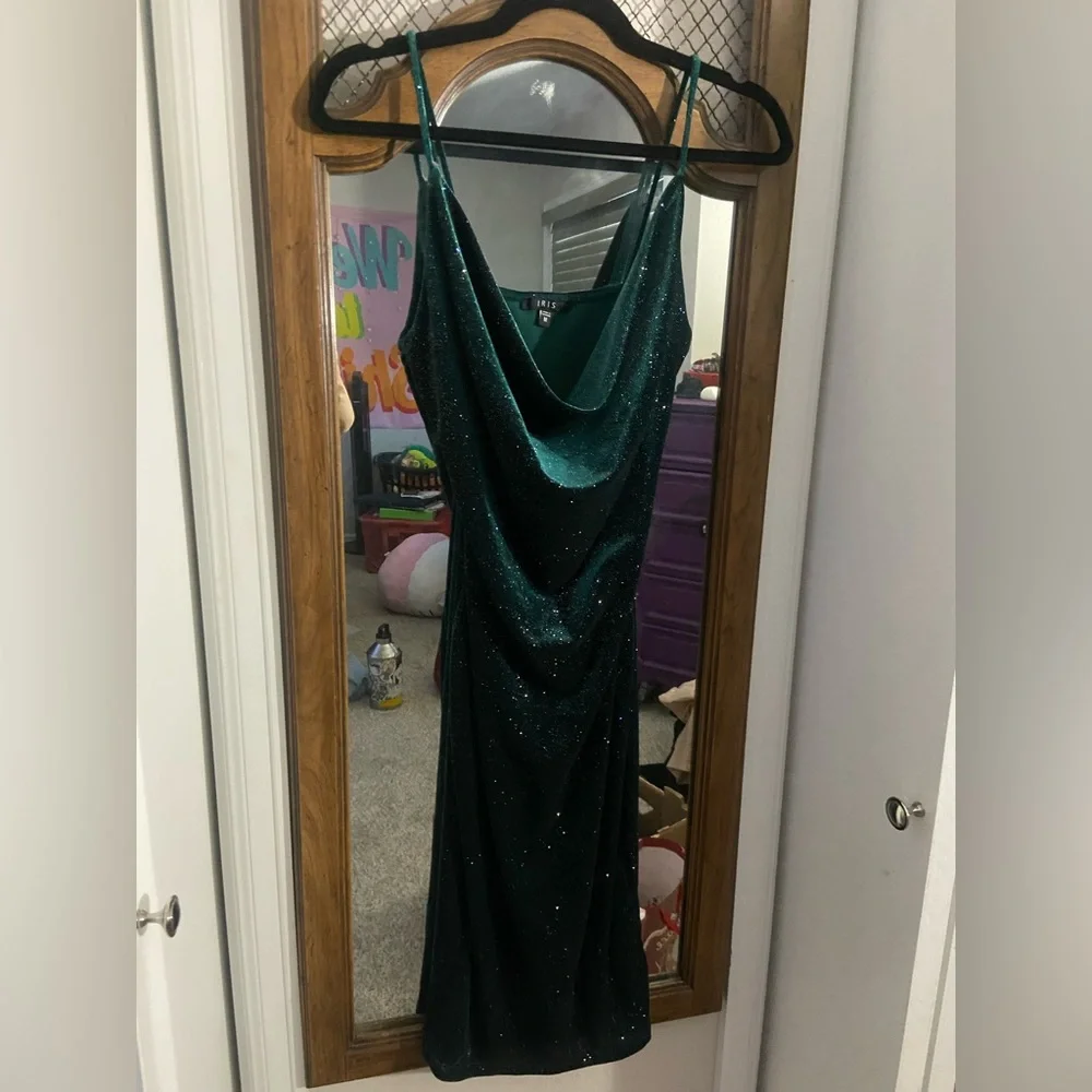 Emerald Cowell neck cocktail dress - Picture 1 of 3